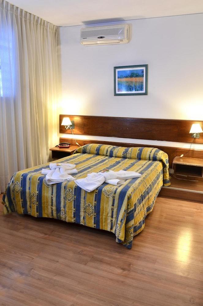 Hotel Hispano Montevideo Esterno foto